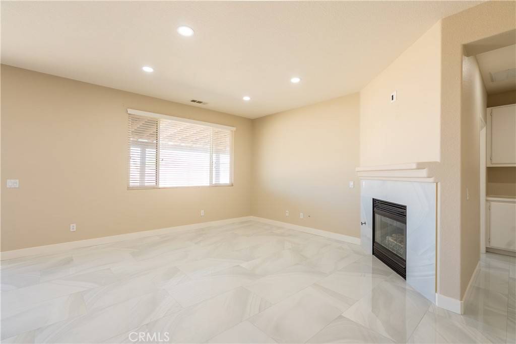 Adelanto, CA 92301,11534 Charm LN
