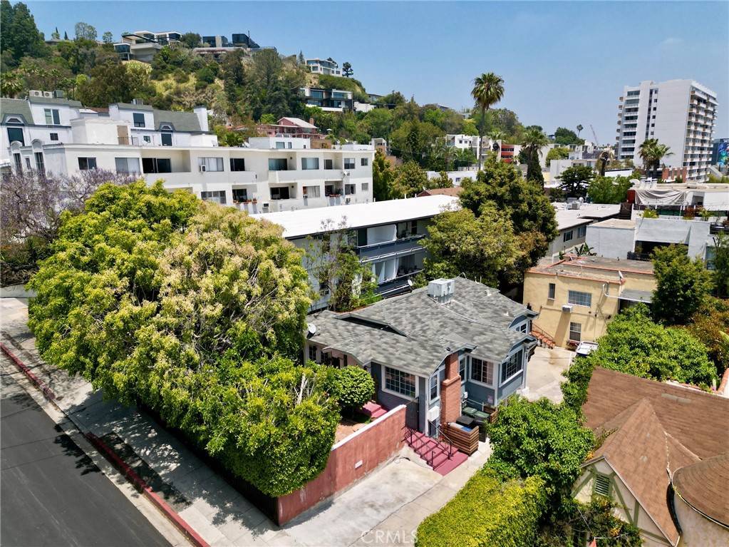 West Hollywood, CA 90069,1204 N Clark ST