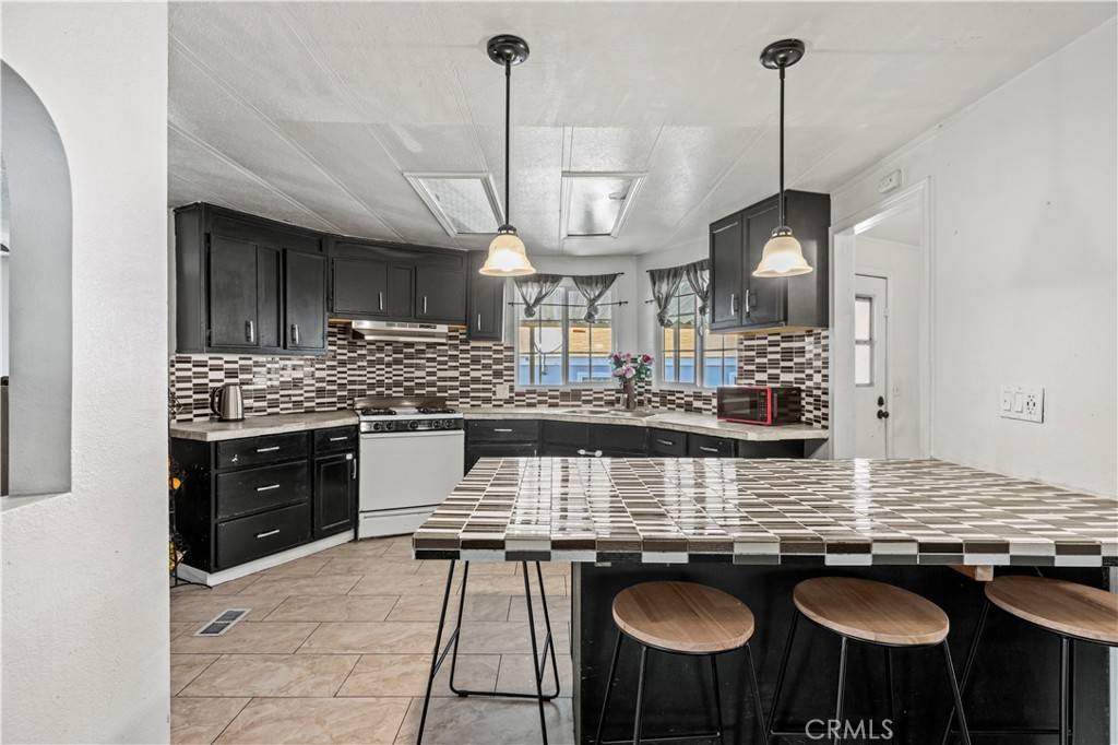 Castaic, CA 91384,30000 Hasley Canyon RD #84
