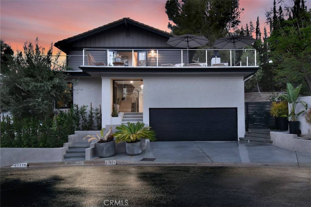 Woodland Hills, CA 91364,22228 Miston DR