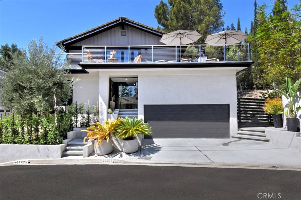 Woodland Hills, CA 91364,22228 Miston DR