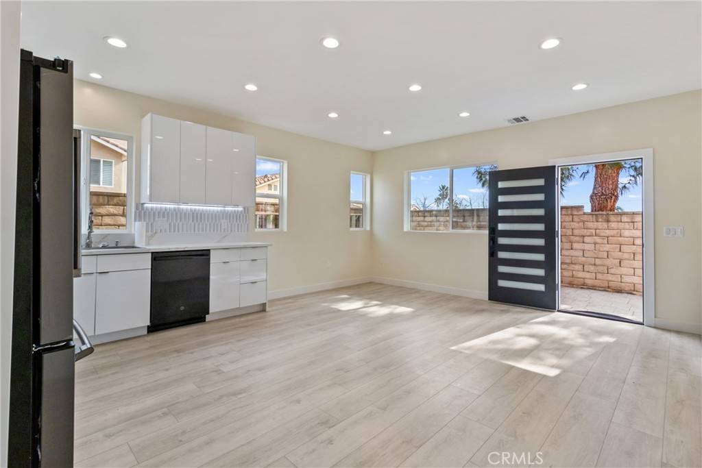 Sylmar, CA 91342,13564 Polk ST
