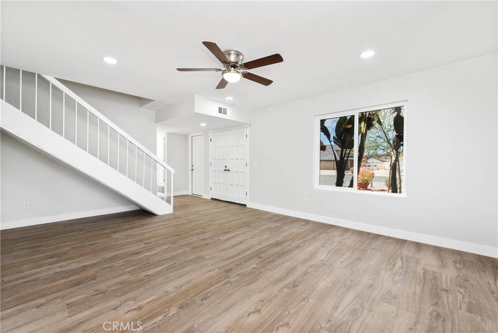 Simi Valley, CA 93063,1714 Flowerdale ST