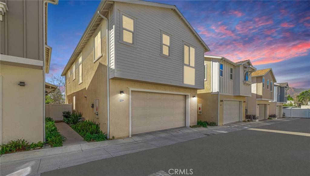Sylmar, CA 91342,13219 N Lost Trail DR