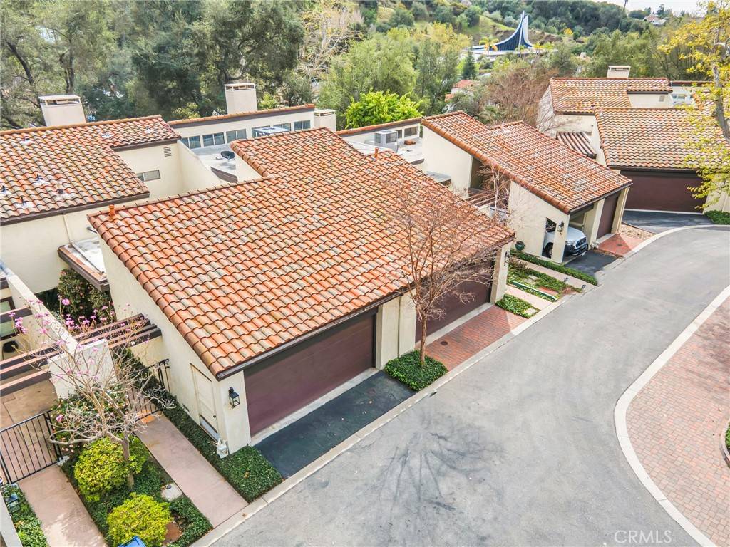 Glendale, CA 91206,7 Faircliff CT
