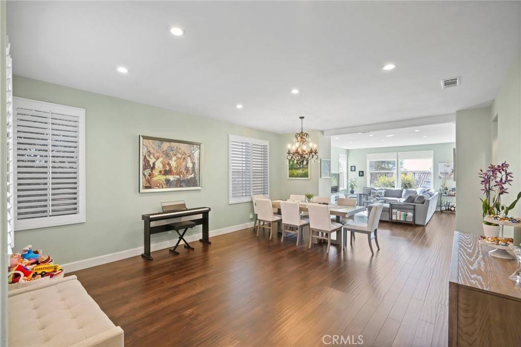 Valencia, CA 91354,24050 Via Cresta
