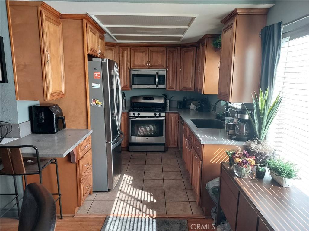 North Hills, CA 91343,8816 Burnet AVE #9