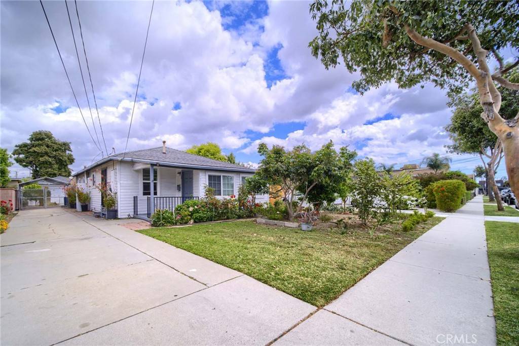 Bellflower, CA 90706,15718 Blaine AVE
