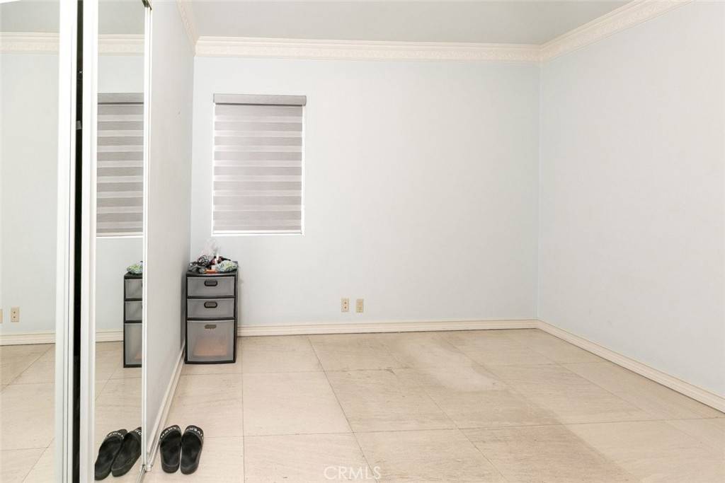 7935 Hazeltine AVE Panorama City, CA 91402