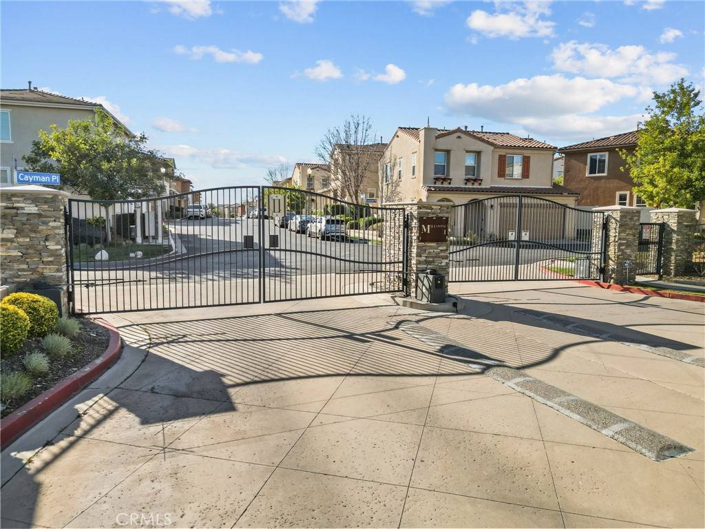 Newhall, CA 91350,26053 Stag Hollow CT