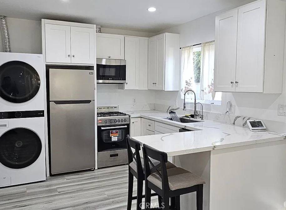 Lake Balboa, CA 91406,6705 De Celis Place #6707