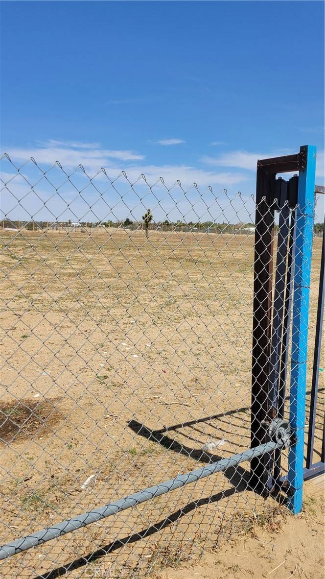 Lancaster, CA 93535,18105 E Avenue I