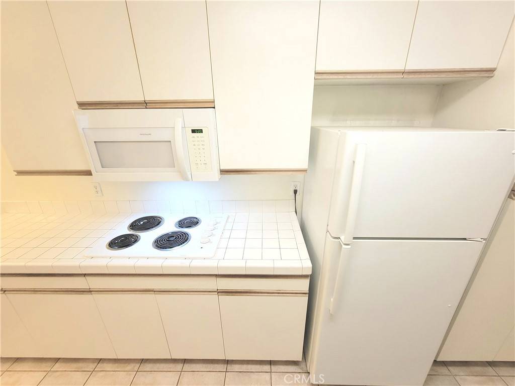Sherman Oaks, CA 91423,14141 Dickens ST #112