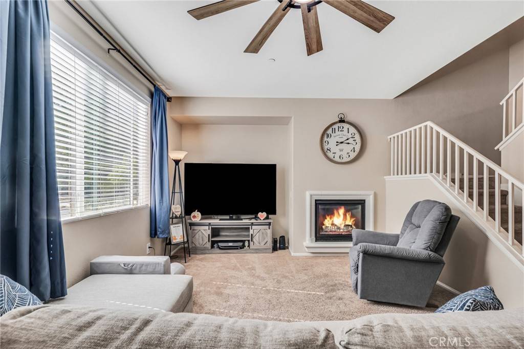 Canyon Country, CA 91351,27912 Avalon DR