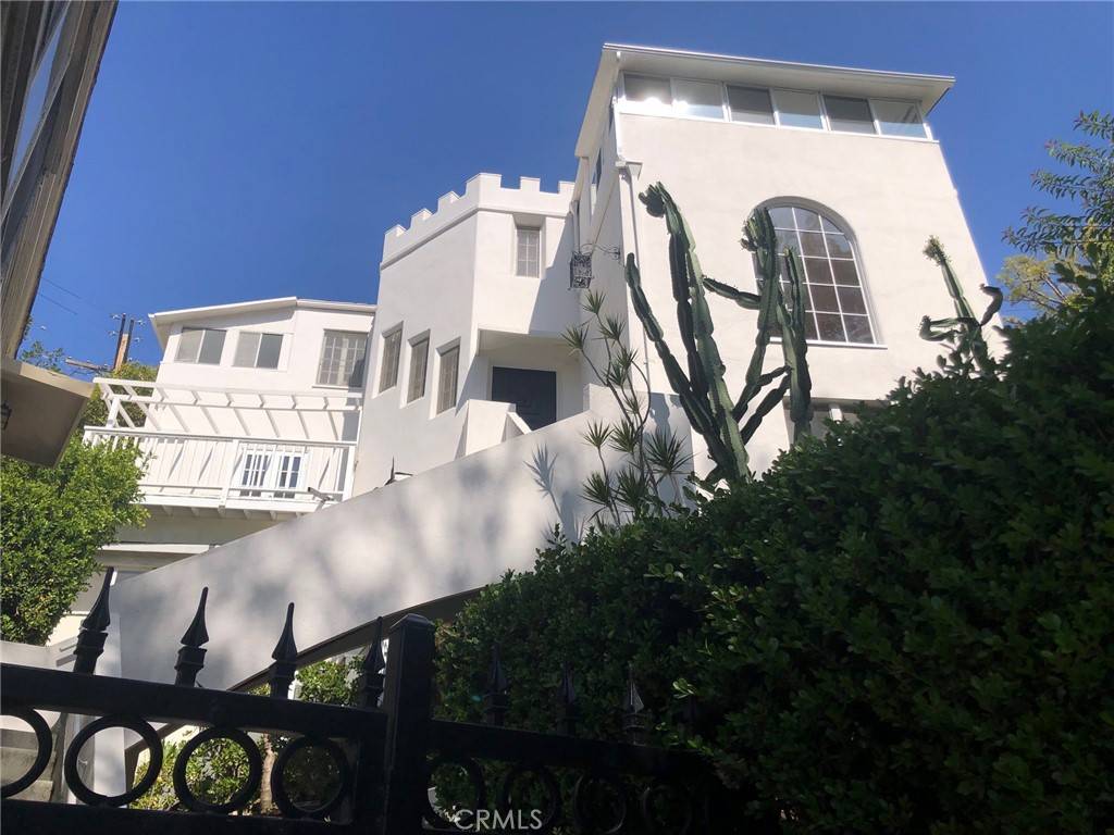 Los Angeles, CA 90068,5924 Graciosa DR