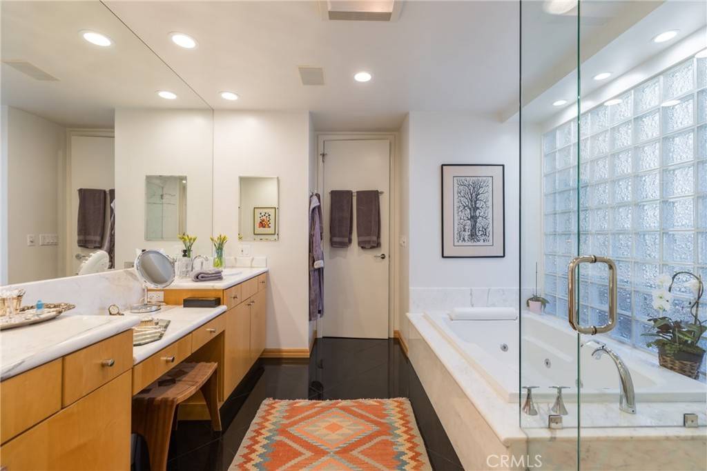 Encino, CA 91316,4921 Rupert AVE