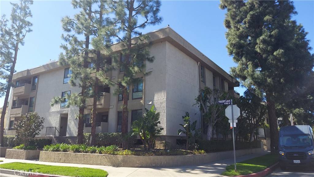 Studio City, CA 91604,11640 Woodbridge ST #208