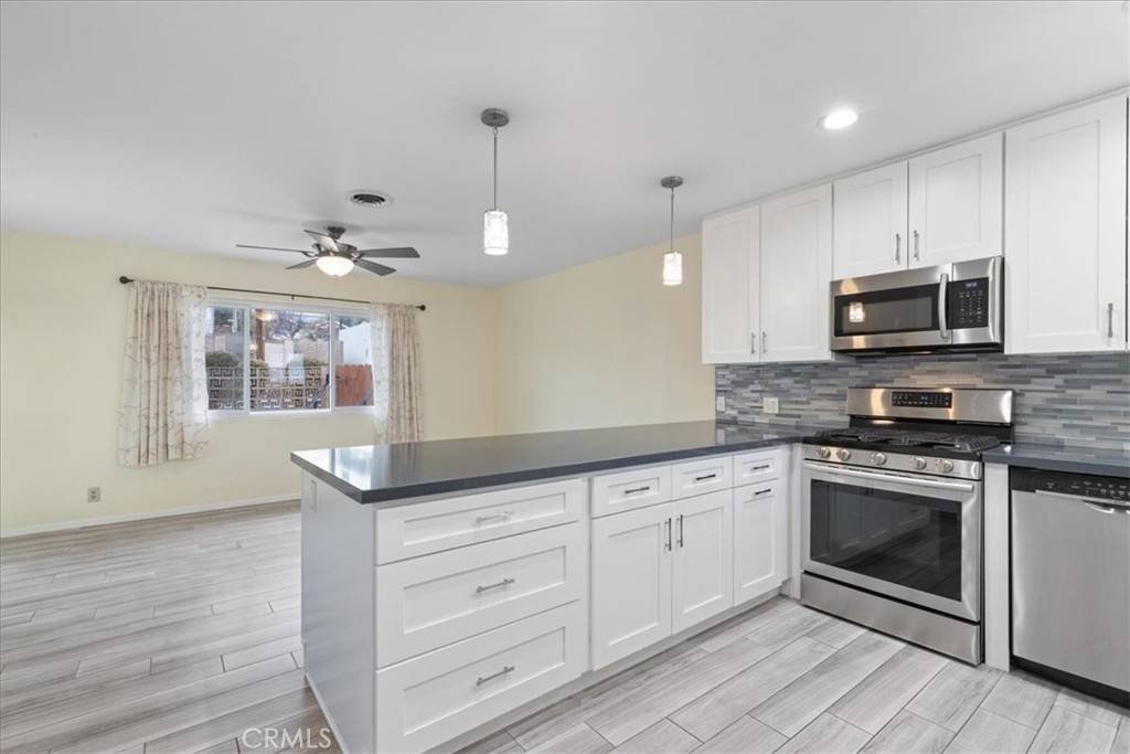 Tujunga, CA 91042,10602 Helendale AVE