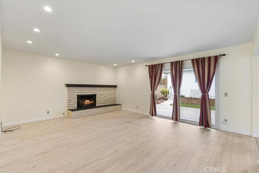 Tujunga, CA 91042,10602 Helendale AVE