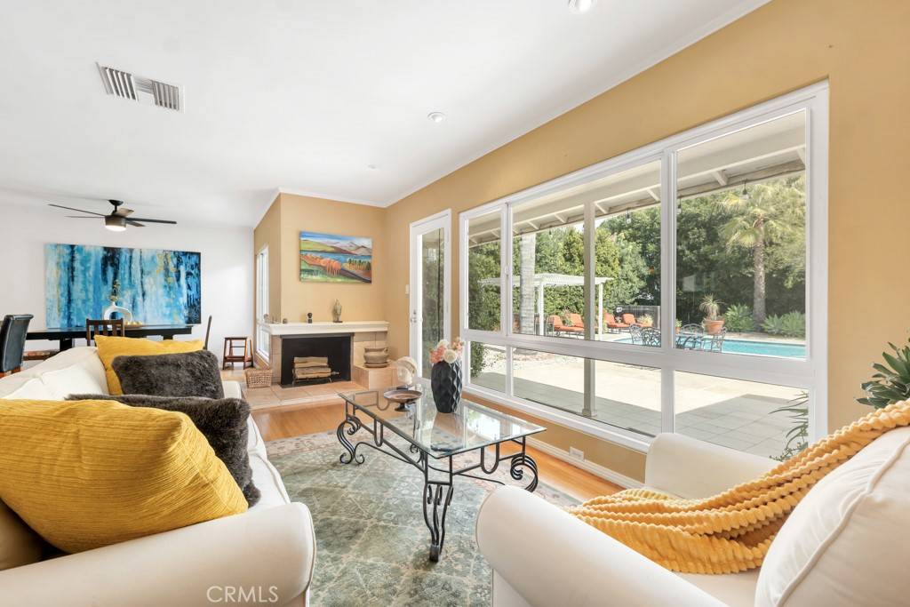 Lake Balboa, CA 91406,6942 Petit AVE