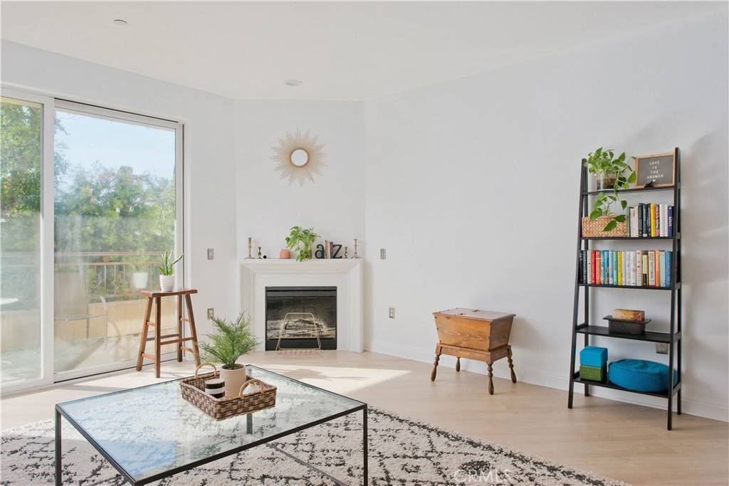 Valley Village, CA 91607,5703 Laurel Canyon BLVD #104