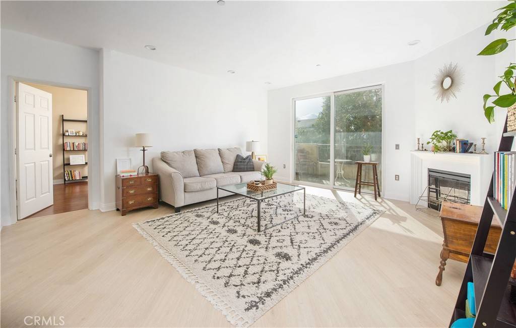 Valley Village, CA 91607,5703 Laurel Canyon BLVD #104