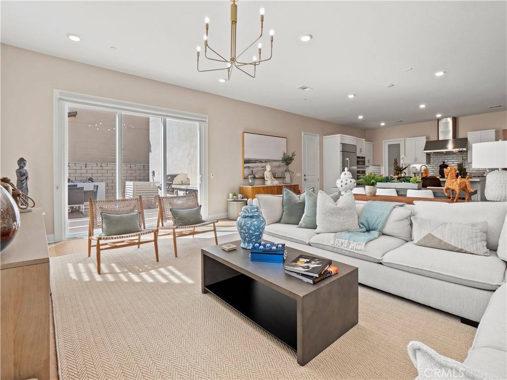 Valencia, CA 91381,27106 Observation CT
