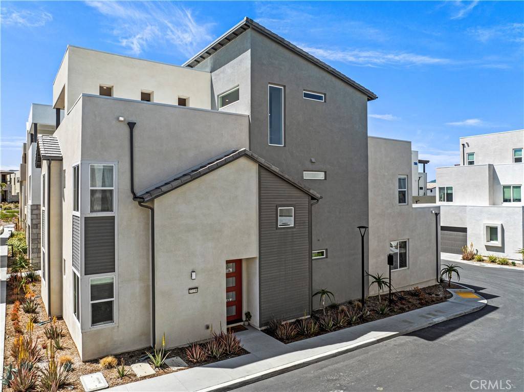Valencia, CA 91381,27230 Bush Mallow CT