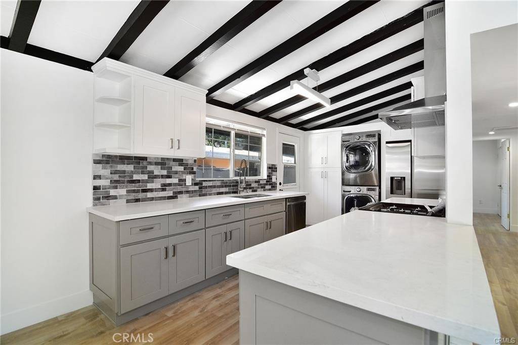Winnetka, CA 91306,20717 Haynes ST