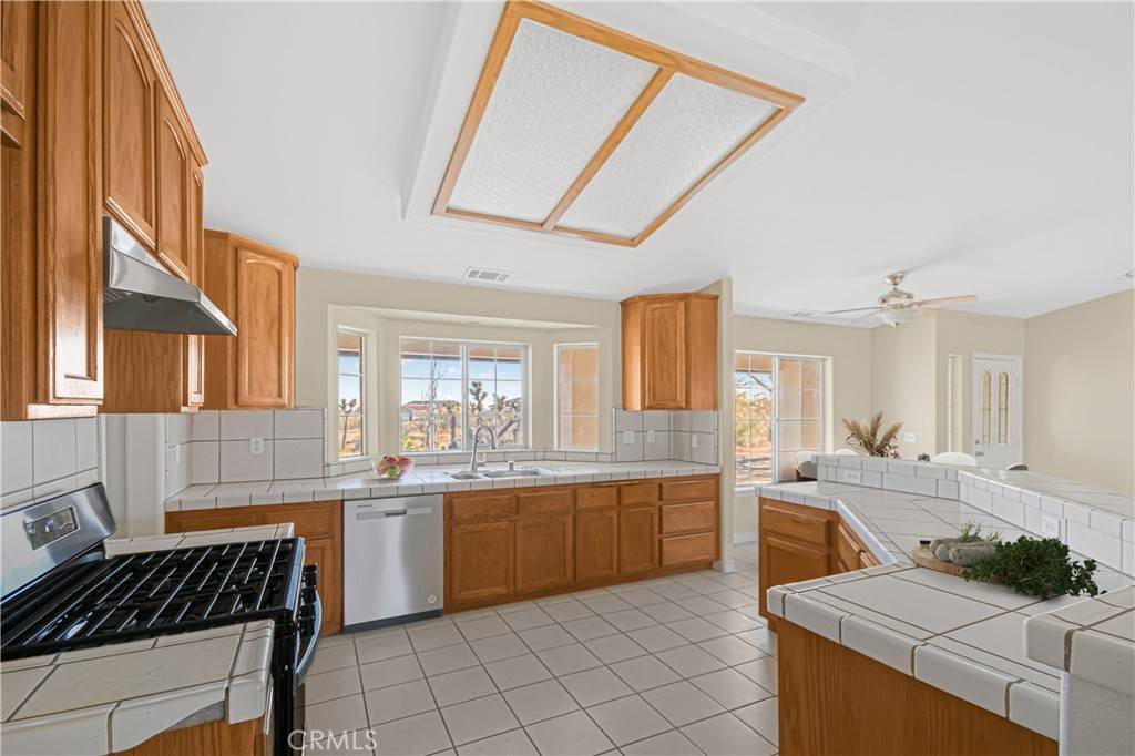 Pinon Hills, CA 92372,12324 Mountain RD