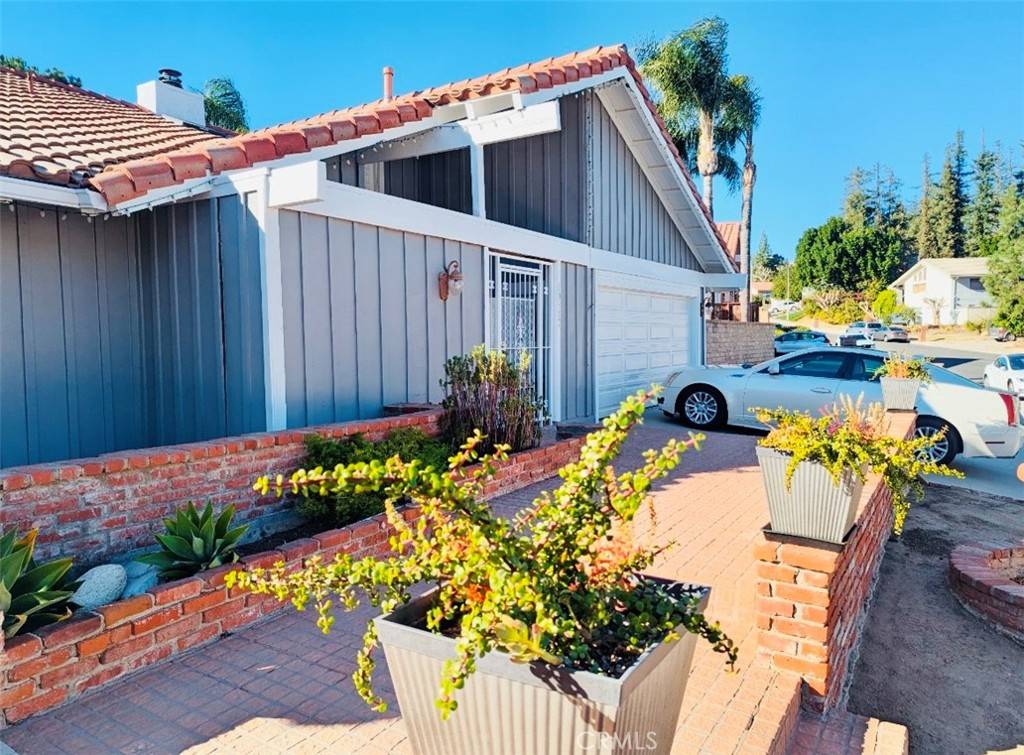Chatsworth, CA 91311,10317 Steven PL