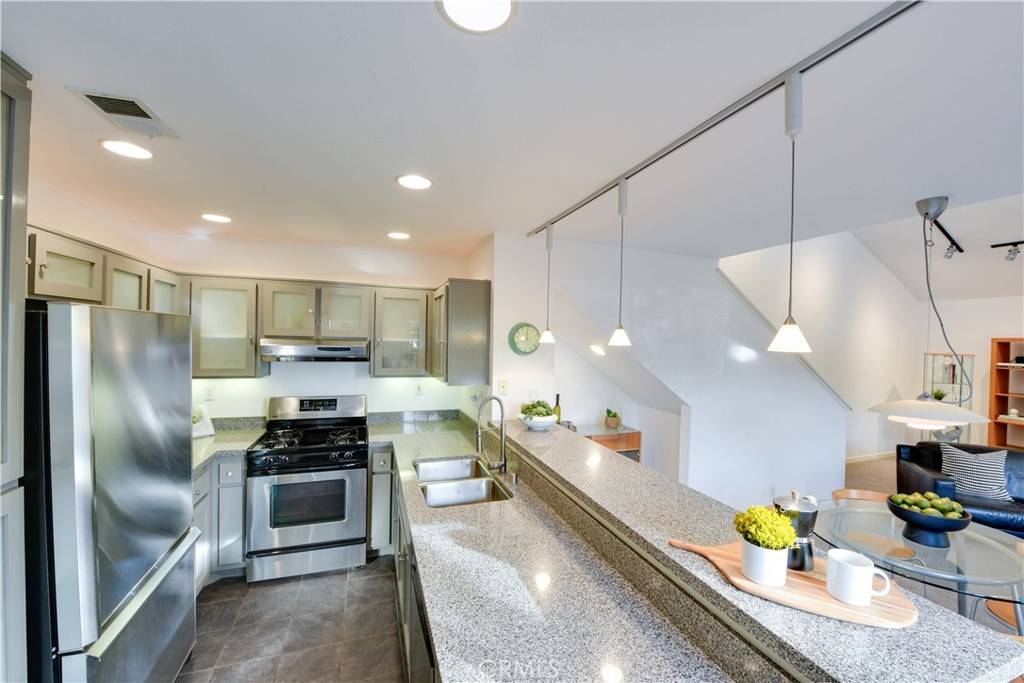 Westlake Village, CA 91362,796 Via Colinas