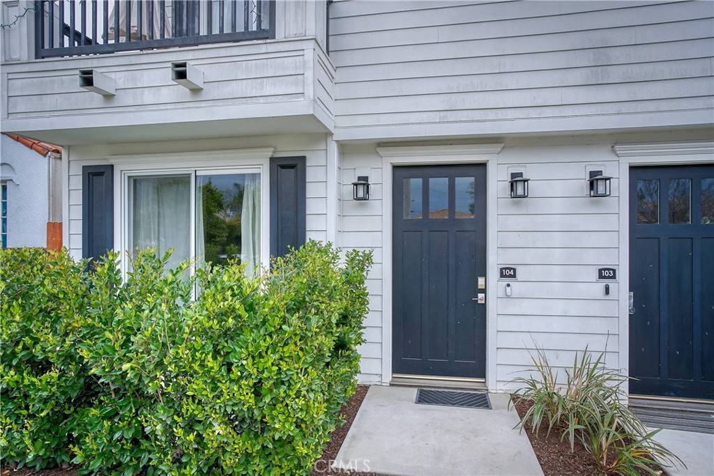 North Hollywood, CA 91601,4840 Cleon AVE #104
