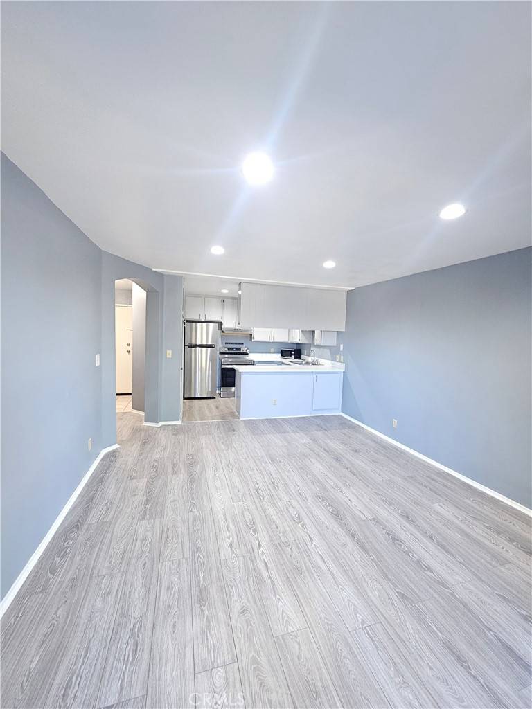 Canoga Park, CA 91303,6815 219 Remmet AVE #219
