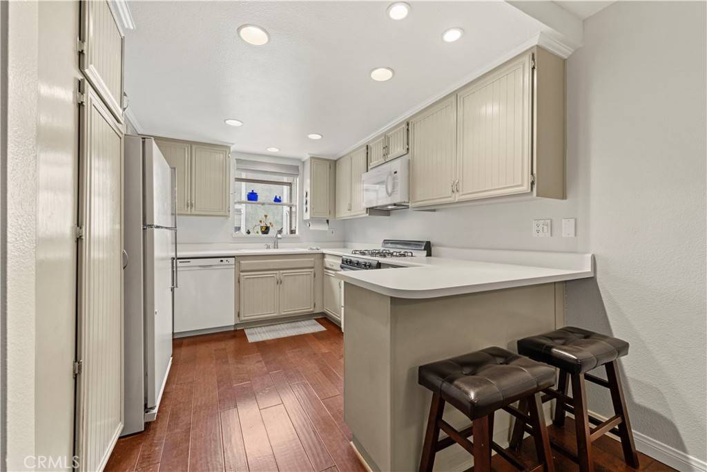 Canyon Country, CA 91351,26914 Rainbow Glen DR #211