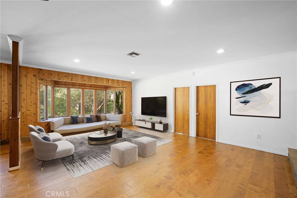 Woodland Hills, CA 91367,5912 Penfield AVE