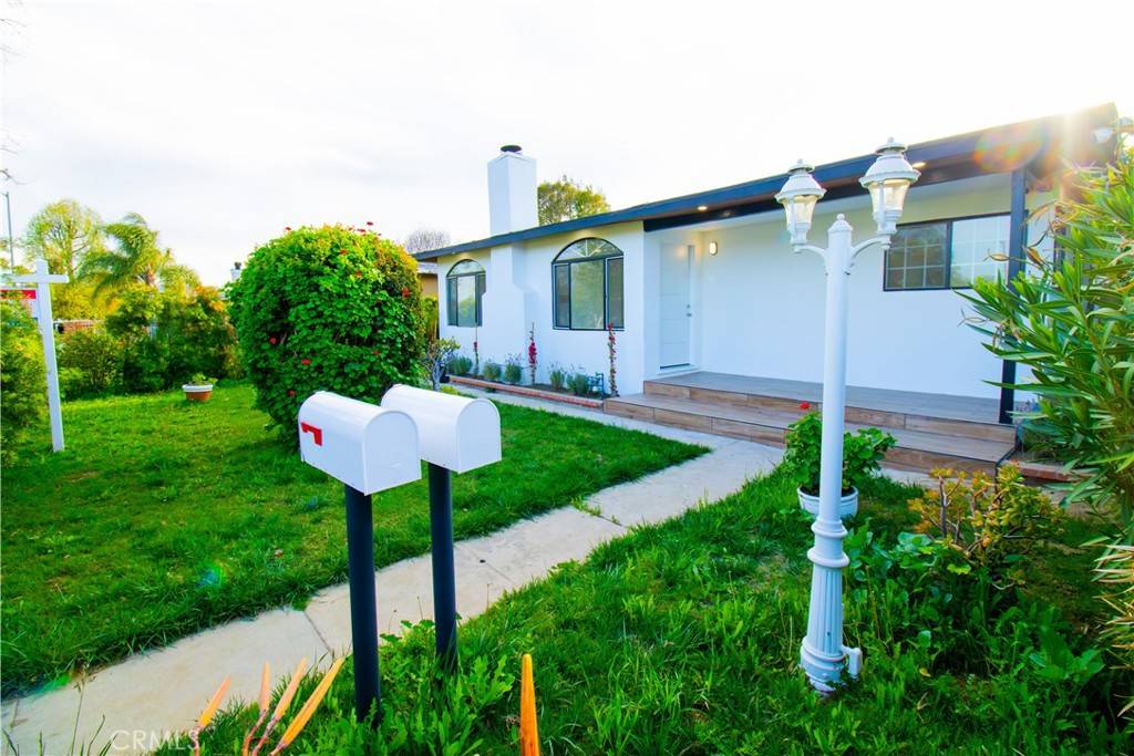 Reseda, CA 91335,6927 Lindley AVE