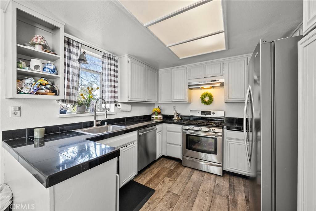 Canyon Country, CA 91351,26905 Flo LN #218