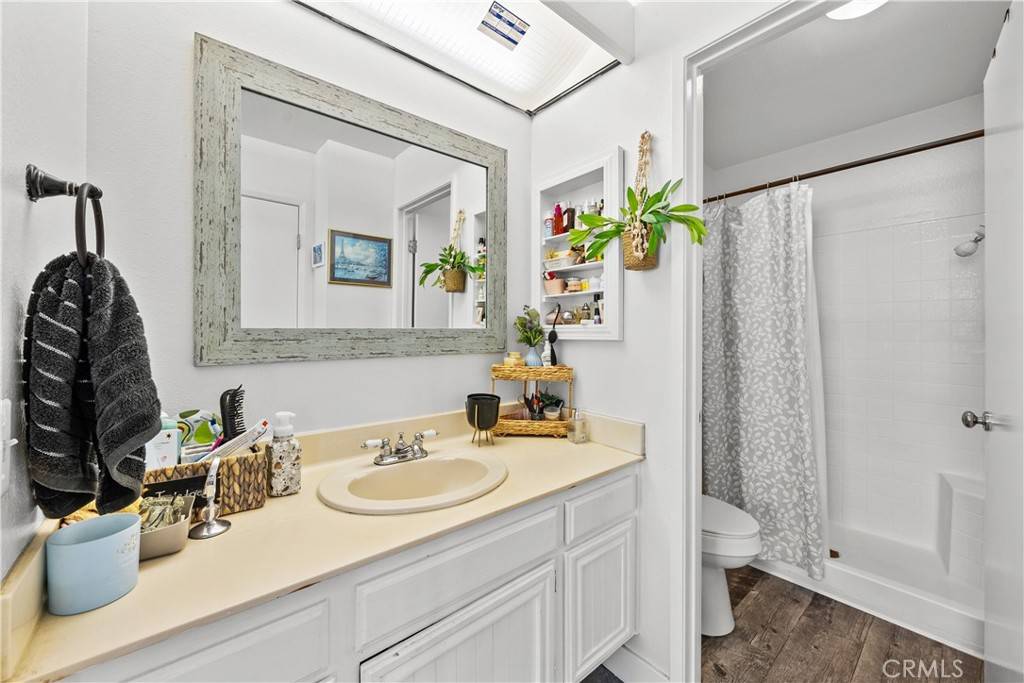 26905 Flo LN #218 Canyon Country, CA 91351