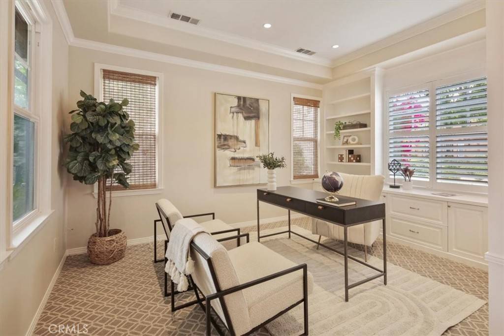 Valencia, CA 91381,27086 Maple Tree CT