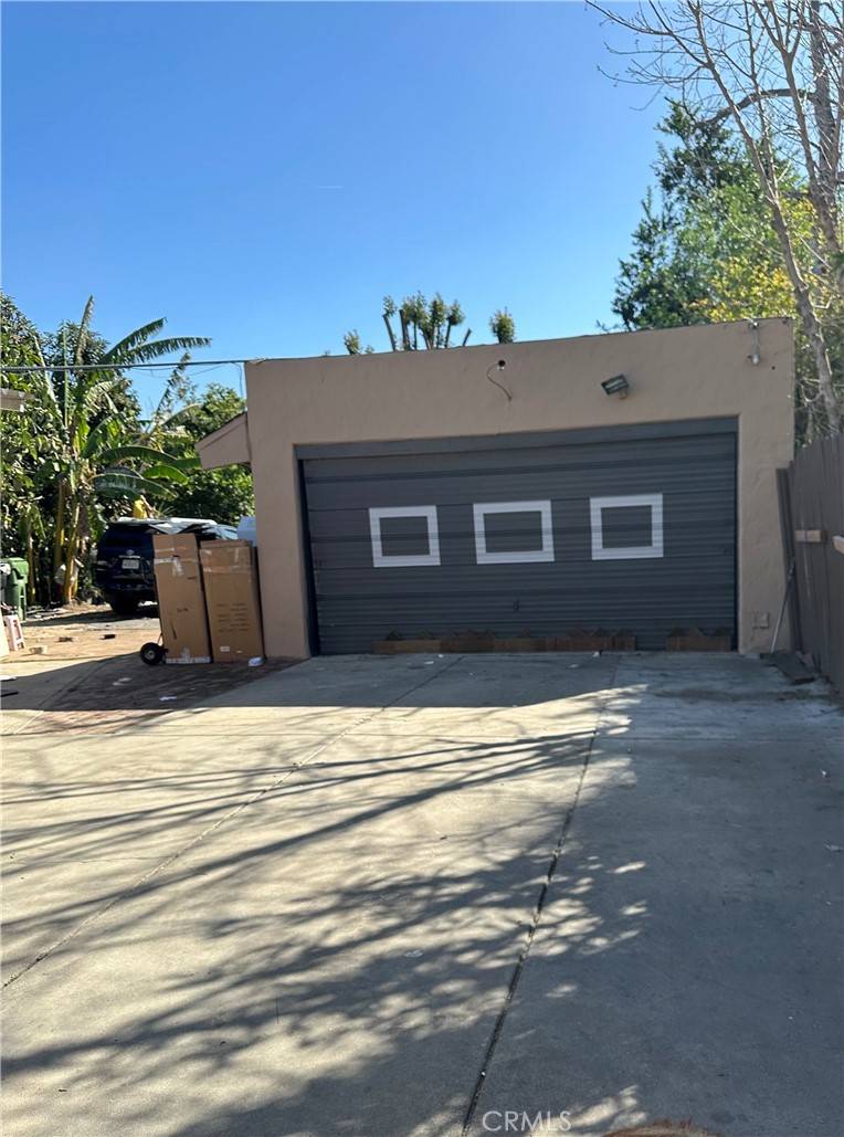 Van Nuys, CA 91405,6738 Sylmar AVE