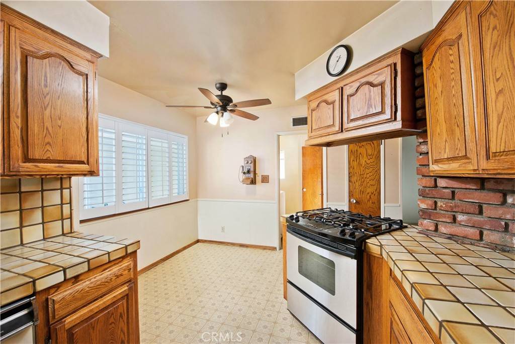 Woodland Hills, CA 91364,4723 Conejo AVE