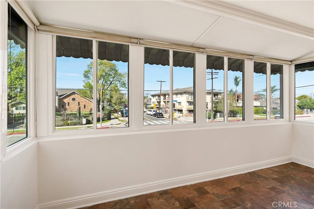 North Hollywood, CA 91606,6160 Whitsett AVE #6