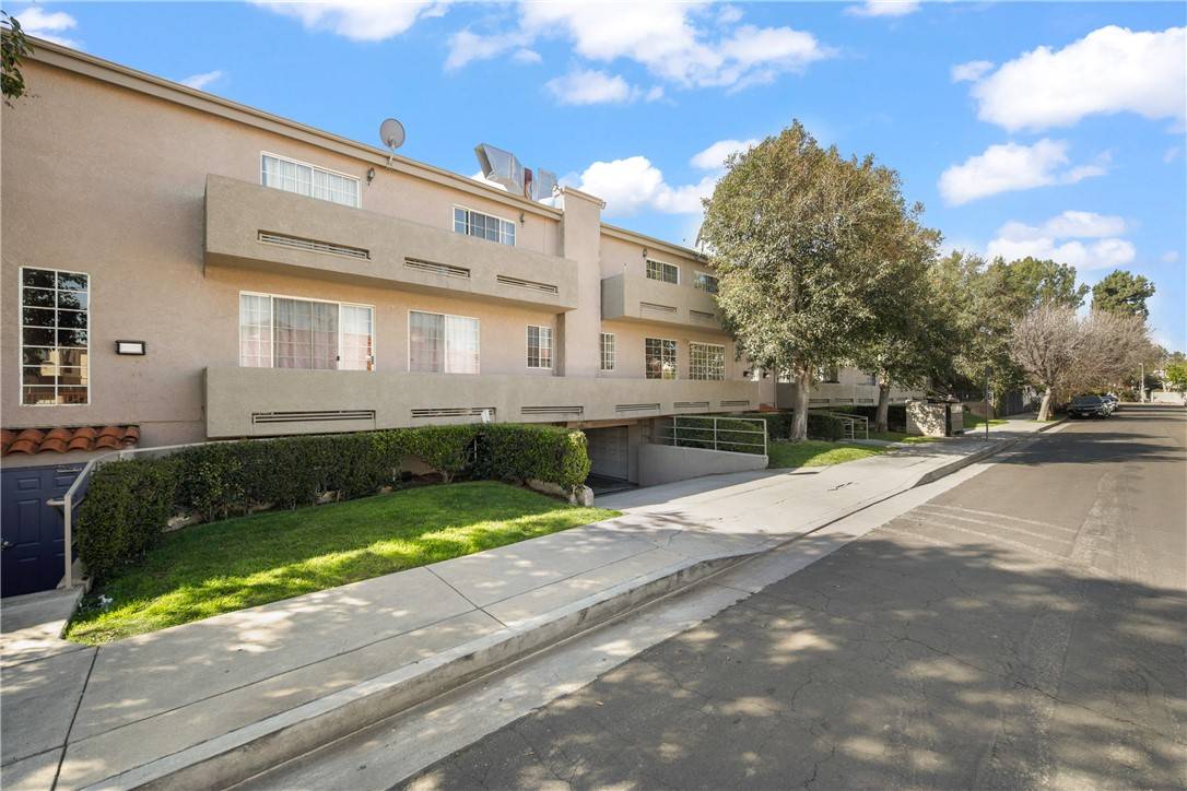 Reseda, CA 91335,18347 Saticoy ST #37