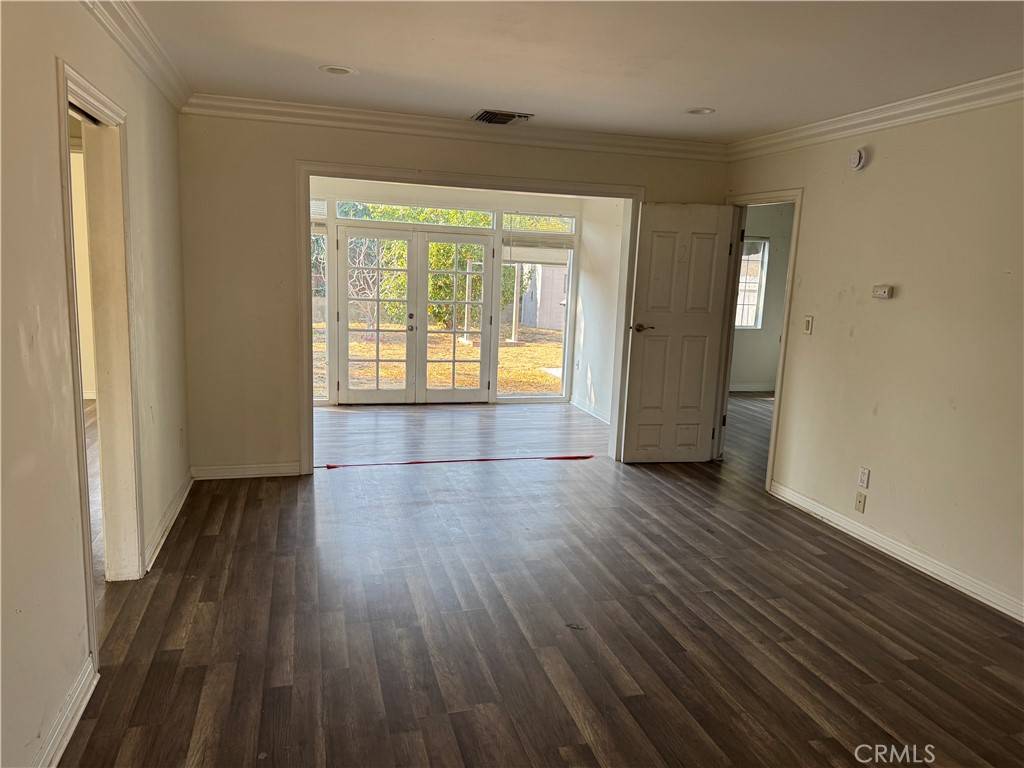 Northridge, CA 91324,8519 Yolanda AVE