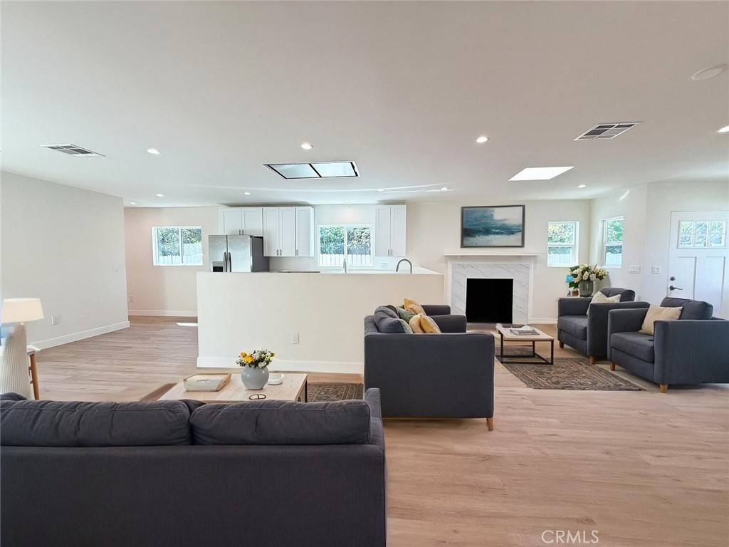 Valley Village, CA 91607,12542 Emelita ST
