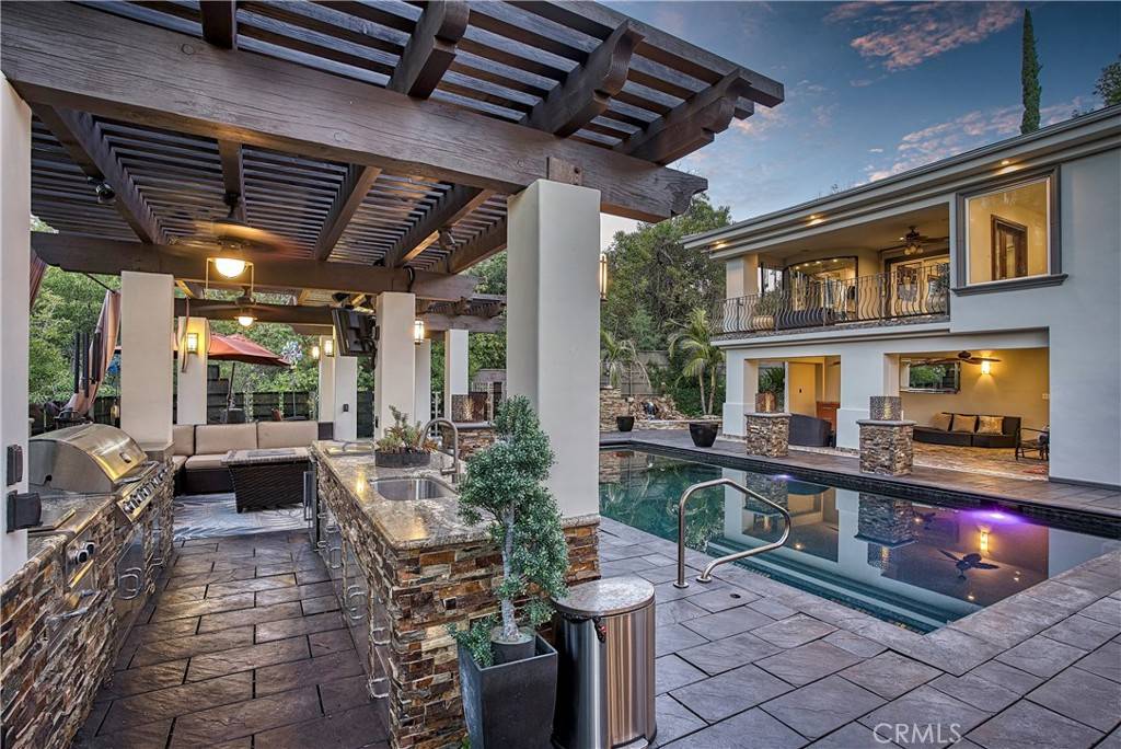 Tarzana, CA 91356,4760 Corbin AVE