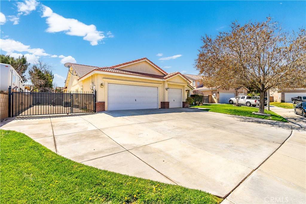 Lancaster, CA 93536,2712 End CT