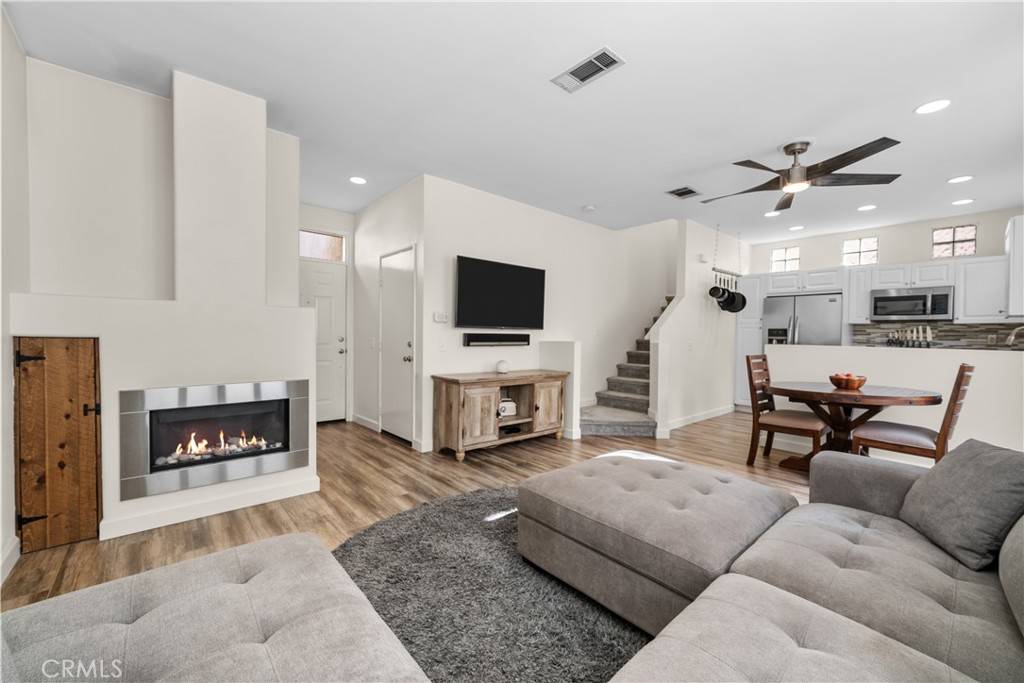 Valencia, CA 91354,27891 Skycrest CIR #33