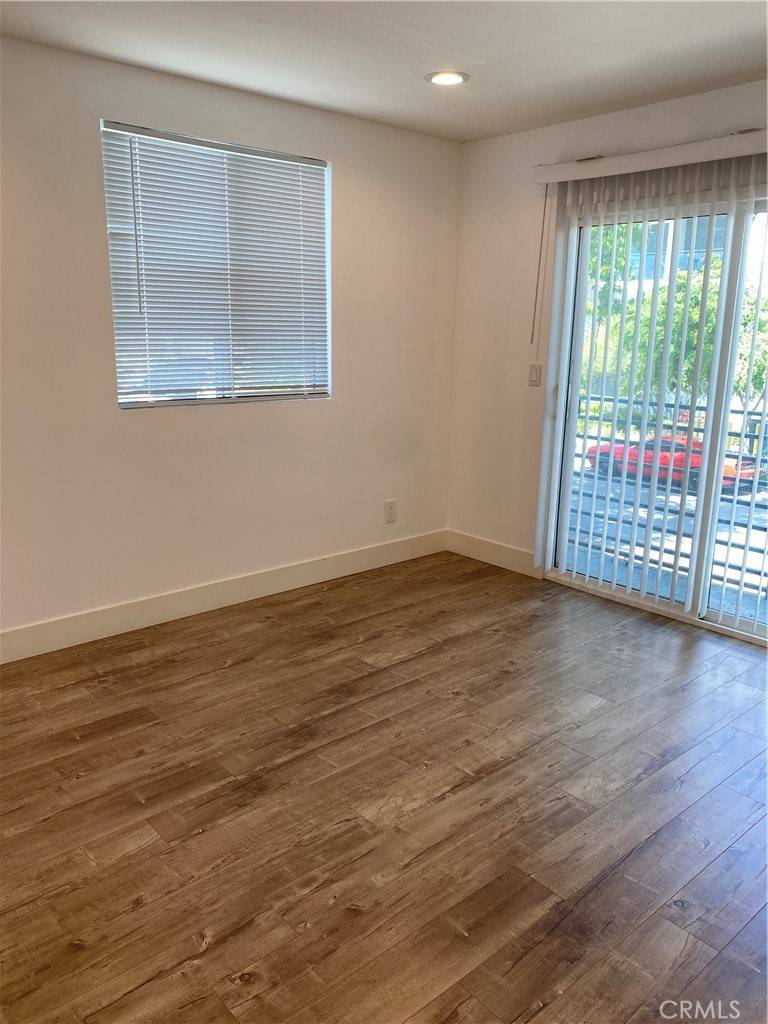 North Hollywood, CA 91601,10930 Hartsook ST